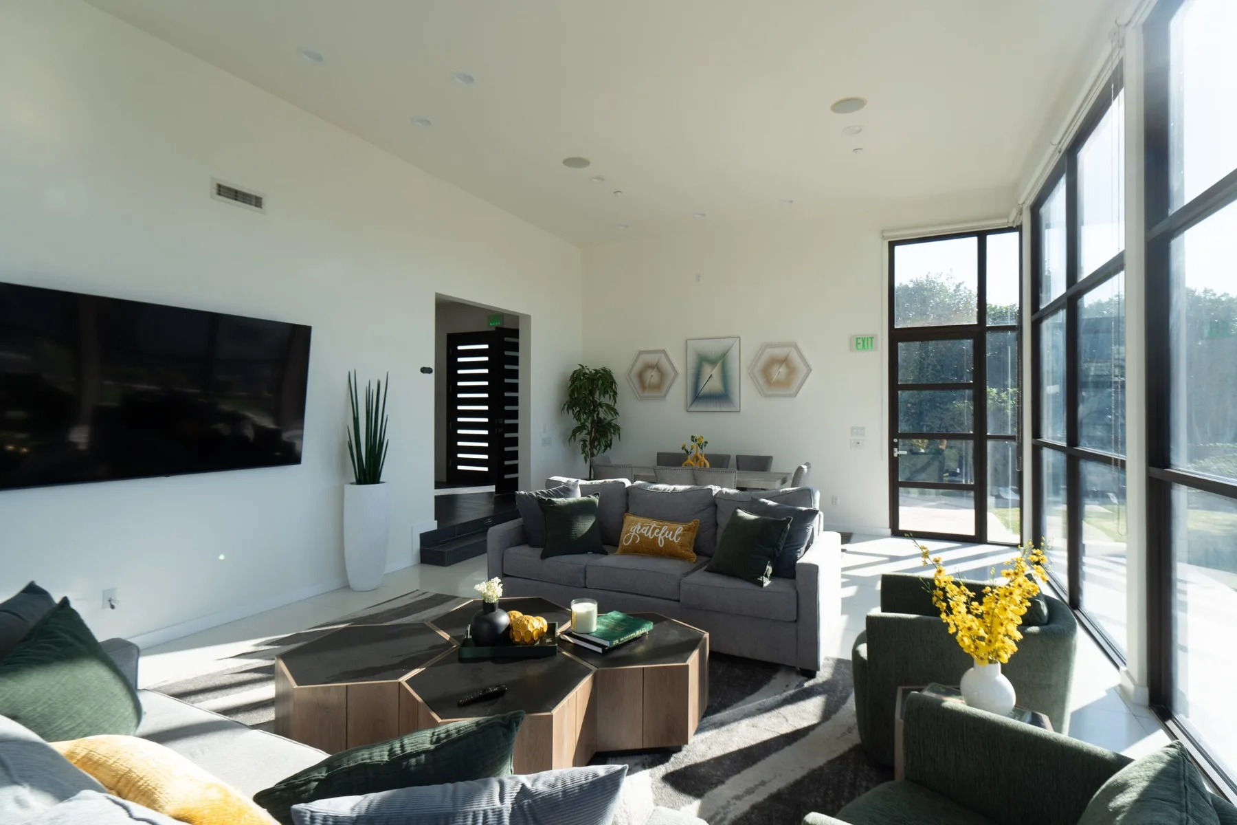 Lakeview living room with sectional sofa
