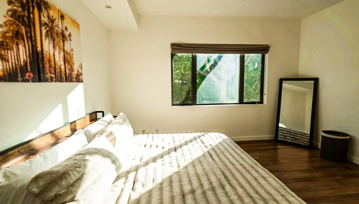 Private bedroom suite at Lakeview